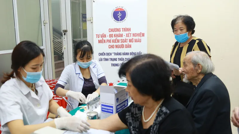Bộ Y tế triển khai xét nghiệm tình trạng cholesterol cho người dân tại 5 thành phố lớn 