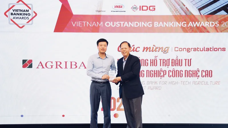 Agribank được vinh danh 2 giải thưởng Ngân hàng Việt Nam tiêu biểu 2020