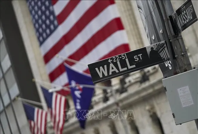 Bên ngoài sàn chứng khoán New York, Mỹ. Ảnh: THX/TTXVN