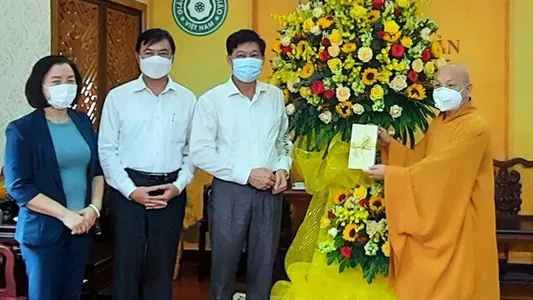 Phó Ban Dân vận Trung ương thăm, chúc mừng Đại lễ Phật đản