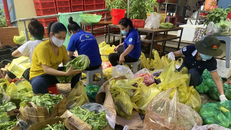Ở đâu dân khó, ở đó có cán bộ phường xã