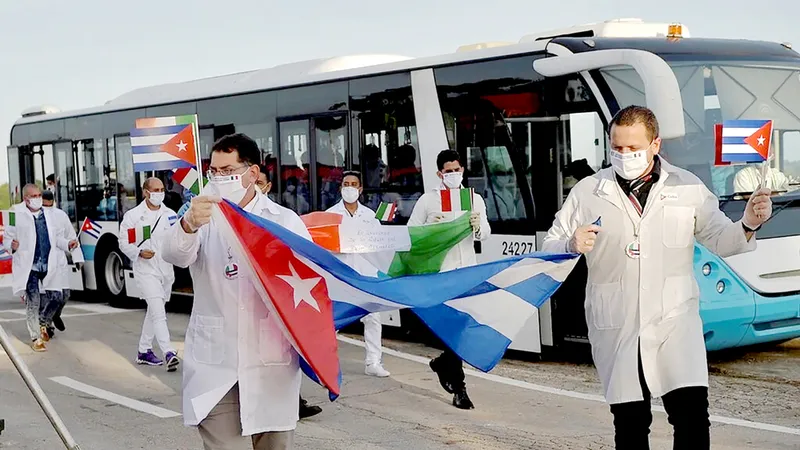 Chuyên gia Cuba về nước sau khi giúp Italy chống dịch 