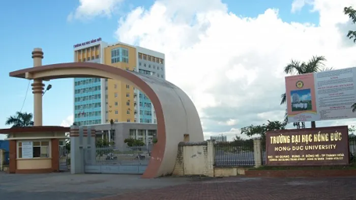 Điểm đầu vào ĐH Hồng Đức “gây sốc”
