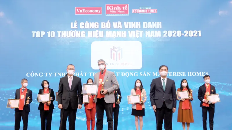 Đại diện Masterise Homes tại lễ công bố và vinh danh Thương hiệu Mạnh Việt Nam 2021