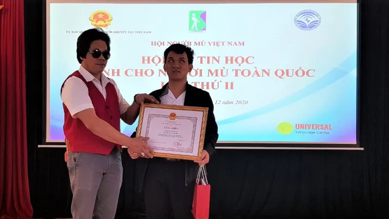 Đào Văn Thơm đoạt giải nhì Hội thi Tin học dành cho người khiếm thị toàn quốc lần 2 năm 2020