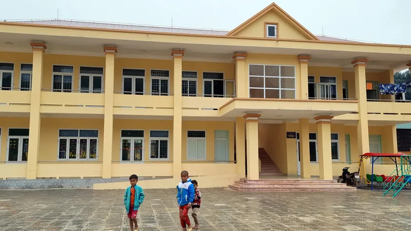 Ngôi trường khang trang hiện đại ở bản Sắt do Ban Cứu trợ Hà Nội tặng