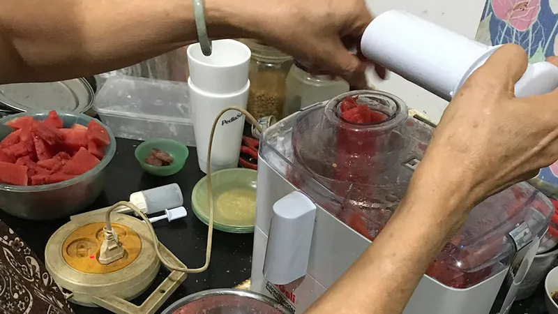Mua nhiều đồ để làm gì?