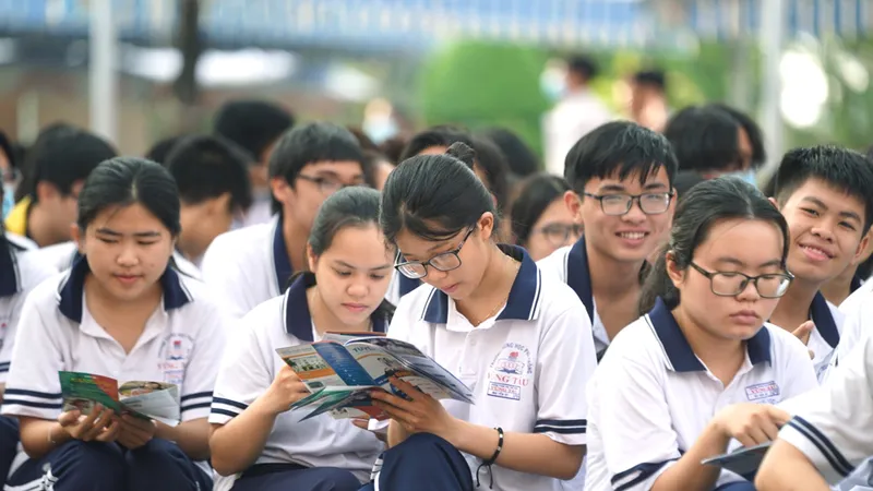Tuổi học trò đẹp nhất là những tháng ngày sống giữa bạn bè, thầy cô (Ảnh chụp ở thời điểm dịch Covid-19 chưa bùng phát trong cộng đồng)
