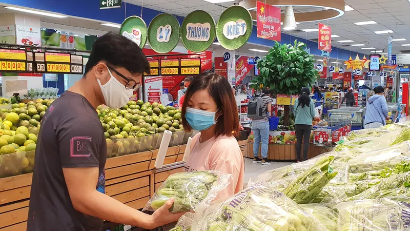 Giá cả nhiều hàng hóa tại Co.opmart vẫn được giữ ổn định