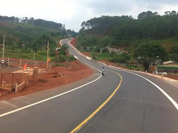 Thi công đường cẩu thả làm khổ dân
