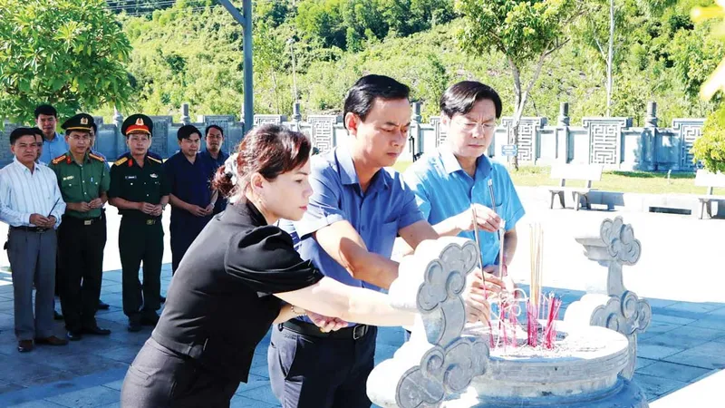 Hà Tĩnh: Dâng hương tưởng niệm cố Tổng Bí thư Hà Huy Tập