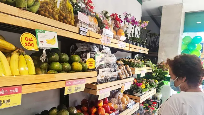 Người tiêu dùng cần lựa chọn trái cây ở những điểm bán uy tín