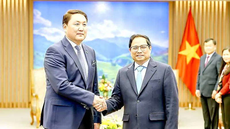 Thủ tướng Phạm Minh Chính tiếp Bộ Quốc phòng Mông Cổ Saikhanbayar Gursed. Ảnh: QUANG PHÚC