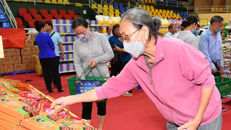 “Siêu thị mini tết 0 đồng” đến với 20.000 trường hợp khó khăn