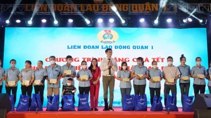Quận 1 chăm lo tết cho gần 1.500 đoàn viên, công nhân lao động ở Củ Chi