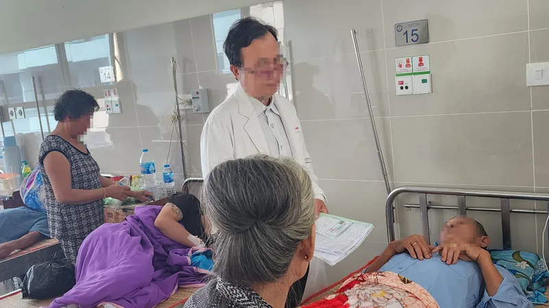 Đeo nhẫn vào “của quý”, người đàn ông 68 tuổi phải nhập viện cấp cứu