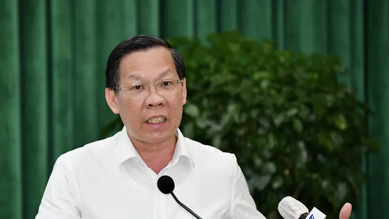 Chủ tịch UBND TPHCM Phan Văn Mãi yêu cầu đẩy mạnh tuyên truyền cho người dân về dịch vụ công trực tuyến