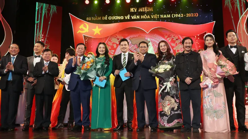 Nâng cao nhận thức và hành động để văn hóa thực sự thẩm thấu sâu sắc vào mọi lĩnh vực của đời sống 