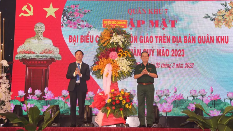 Chức sắc các tôn giáo là cầu nối quan trọng giữa lực lượng vũ trang với đồng bào có đạo
