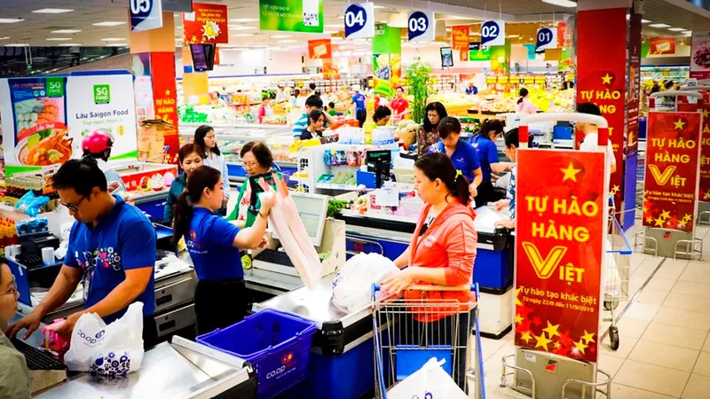 Ngành bán lẻ thích ứng xu hướng mua sắm đa kênh của người dùng