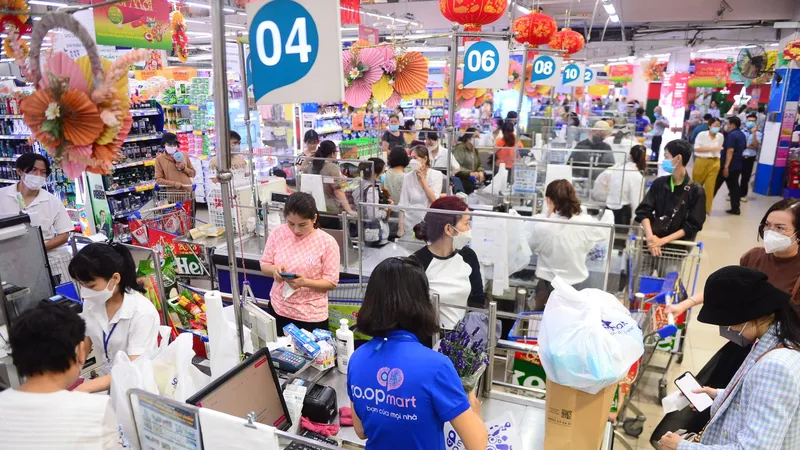 Nhờ sự đổi mới trong đầu tư, các siêu thị của Saigon Co.op luôn hút khách