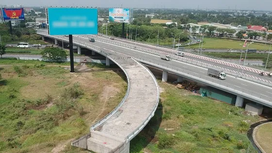 Thay đổi cách tiếp cận để đẩy nhanh giải phóng mặt bằng