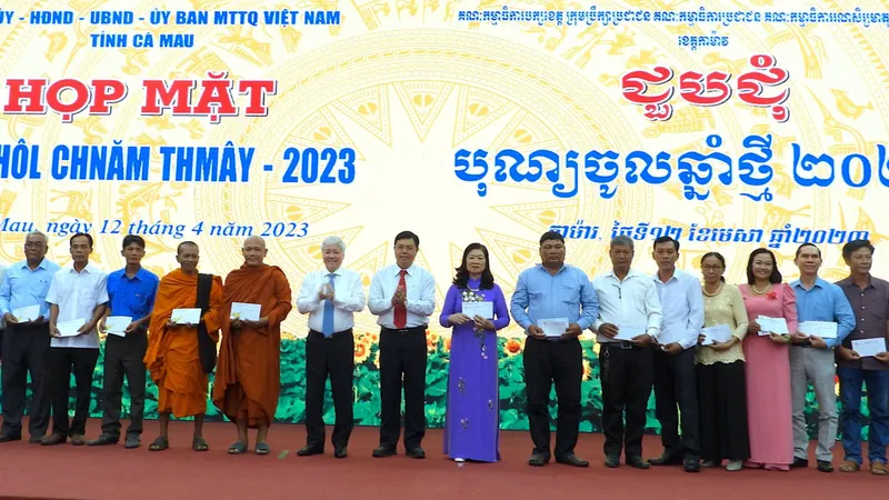 Chủ tịch Ủy ban Trung ương MTTQ Việt Nam dự họp mặt Tết Chôl Chnăm Thmây tại Cà Mau