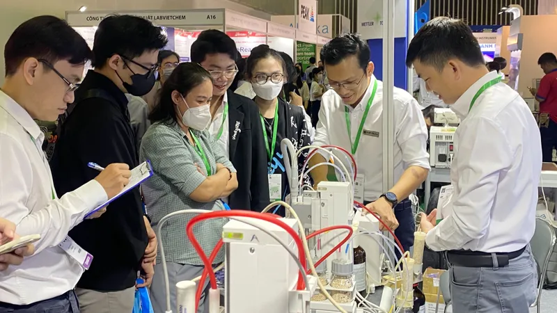 Khai mạc triển lãm về công nghệ thí nghiệm, phân tích, chẩn đoán và công nghệ sinh học