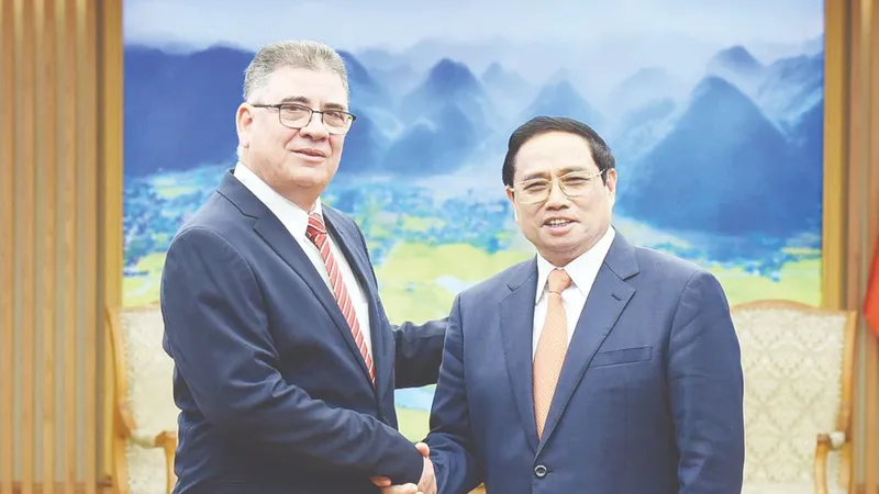Thủ tướng Phạm Minh Chính tiếp đồng chí Alberto Álvarez Casas, Bộ trưởng Bộ Nội vụ Cuba. Ảnh: VIẾT CHUNG