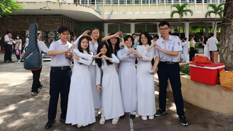 Lễ tri ân nhiều cảm xúc của hơn 900 học sinh Trường THPT chuyên Trần Đại Nghĩa
