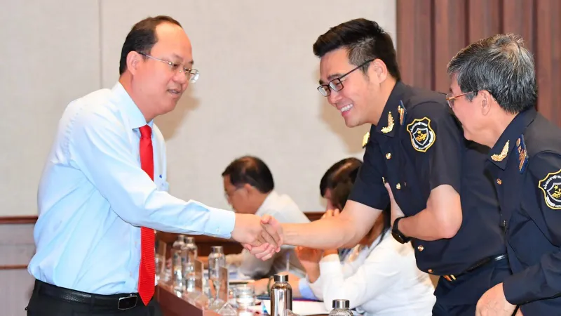Tập trung cao độ việc chống buôn lậu thương mại
