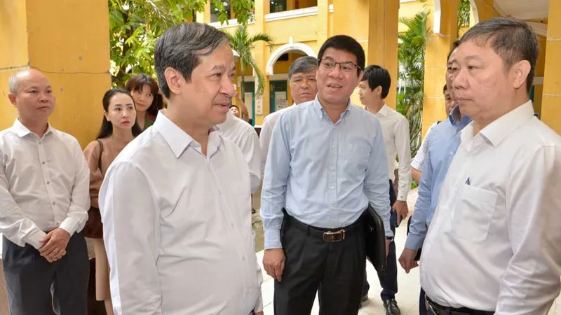 Bộ trưởng Bộ GD-ĐT đánh giá cao công tác chuẩn bị Kỳ thi tốt nghiệp THPT tại TPHCM