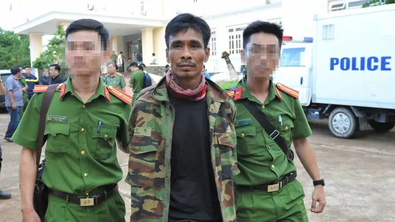 Một trong những nghi phạm bị bắt. Ảnh: Báo Công an nhân dân