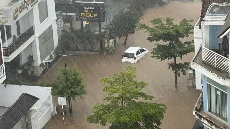 Đà Lạt: Nhiều khu vực bị ngập sau trận mưa lớn
