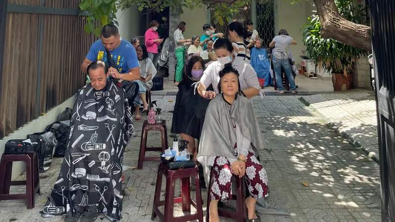 Hớt tóc miễn phí