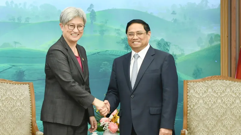 Thủ tướng Phạm Minh Chính và Bộ trưởng Penny Wong. Ảnh: VIẾT CHUNG