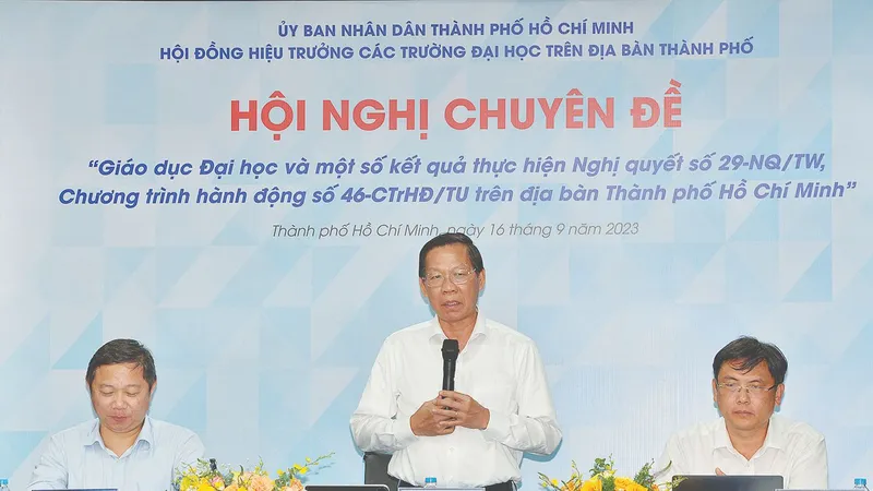 Chủ tịch UBND TPHCM Phan Văn Mãi phát biểu tại hội nghị chuyên đề với chủ đề “Giáo dục đại học và một số kết quả thực hiện Nghị quyết 29-NQ/TW, chương trình hành động số 46-CTrHĐ/TU trên địa bàn TPHCM”. Ảnh: CAO THĂNG