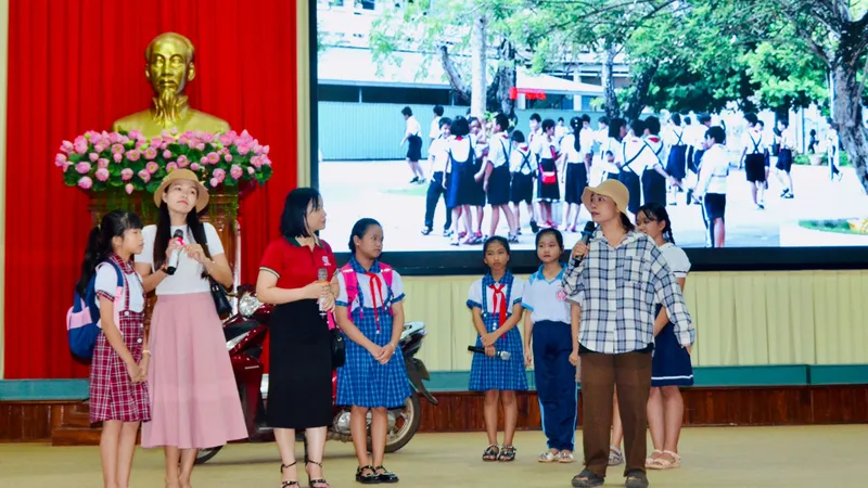 Phụ nữ là tấm gương tuyên truyền về văn hóa giao thông trong gia đình và xã hội
