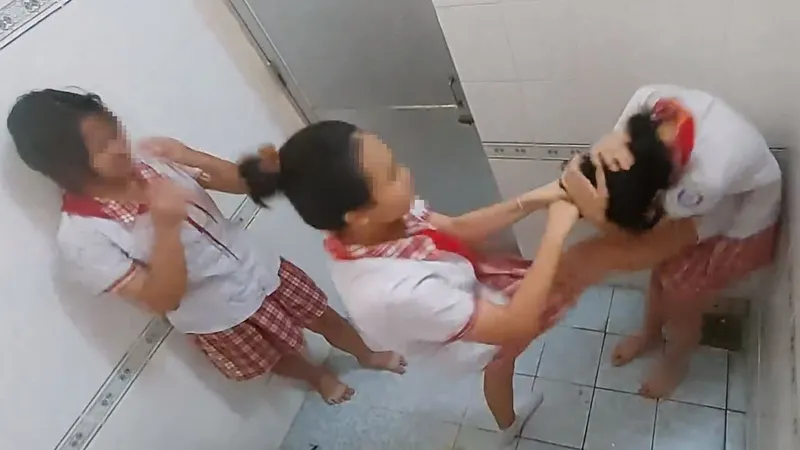Kiểm điểm trách nhiệm từng cá nhân liên quan vụ học sinh đánh bạn ở Trường THCS Hoàng Hoa Thám (quận Tân Bình)