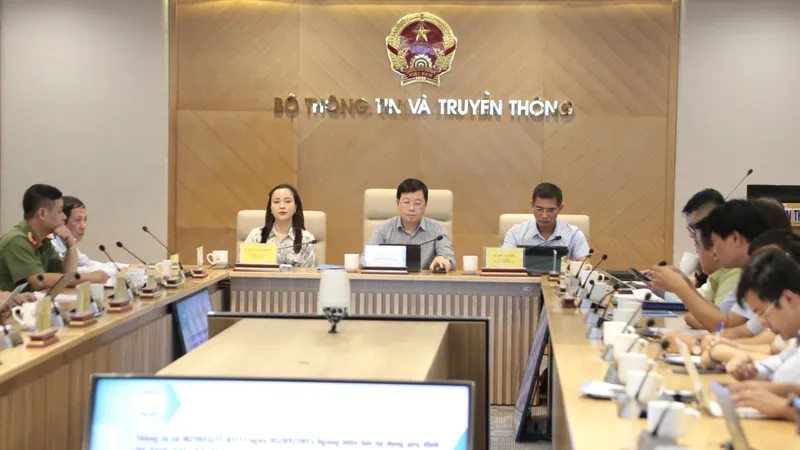 Bộ TT-TT tổ chức họp báo thường kỳ. Ảnh: T.B