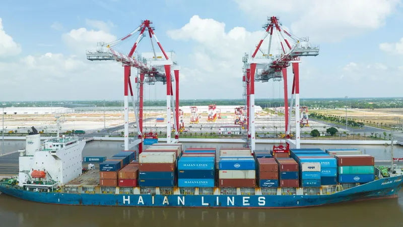 Cảng quốc tế Long An tương lai sẽ là điểm trung chuyển hàng hóa quan trọng của vùng ĐBSCL và TPHCM