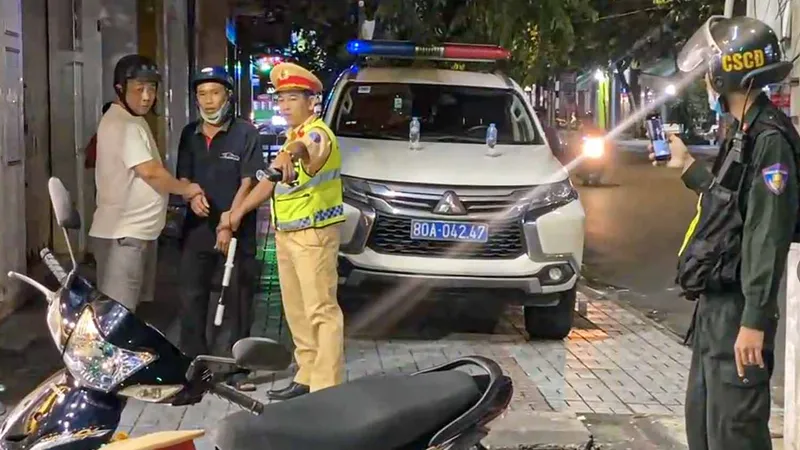Quyết chặn nạn “ma men” dẫn lối - Bài 2: Muôn kiểu chống đối, tránh né