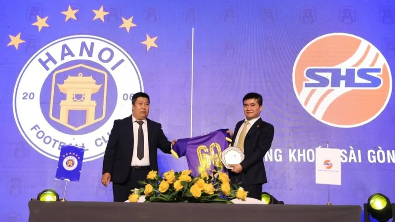 Lần đầu tiên một công ty chứng khoán tài trợ cho một câu lạc bộ bóng đá