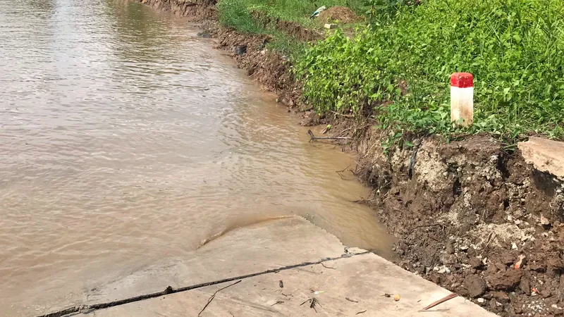 Cà Mau công bố tình huống khẩn cấp sạt lở 
