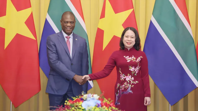 Phó Chủ tịch nước Võ Thị Ánh Xuân chủ trì lễ đón Phó Tổng thống Cộng hòa Nam Phi Paul Mashatile và Phu nhân