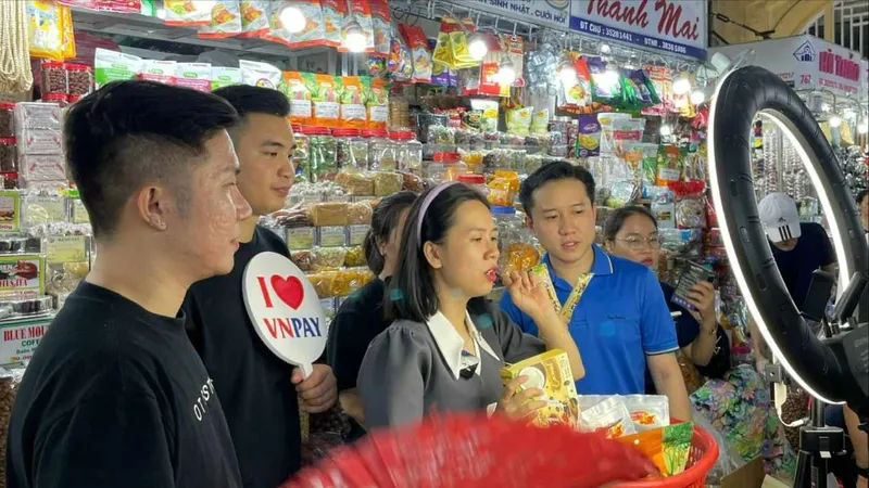 Phiên livestream bán hàng tại chợ Bến Thành được đánh giá mang lại hiệu quả tích cực