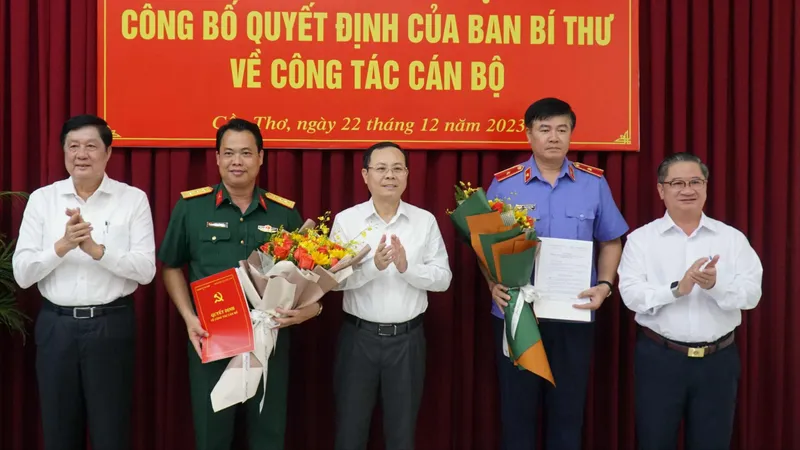 Công bố quyết định của Ban Bí thư chỉ định hai cán bộ tham gia Ban Chấp hành Đảng bộ TP Cần Thơ 