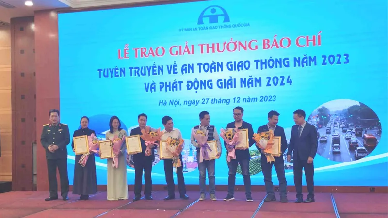 Lễ trao giải thưởng Báo chí tuyên truyền về an toàn giao thông năm 2023