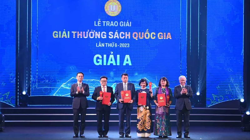 Trao giải thưởng Sách Quốc gia lần thứ 6