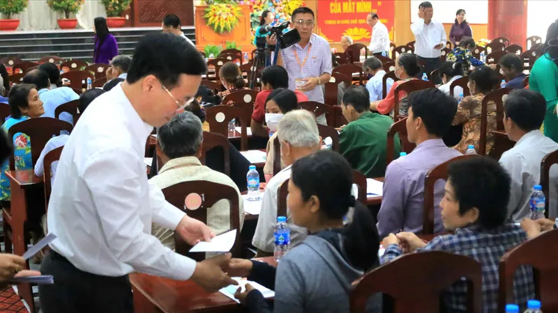 Chủ tịch nước Võ Văn Thưởng dự lễ khánh thành, bàn giao 1.400 căn nhà đại đoàn kết tại Hậu Giang 